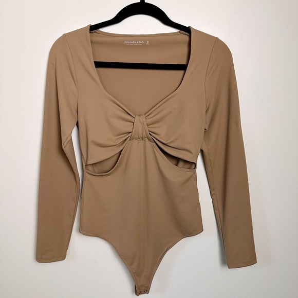 Abercrombie Double Layered Seamless Fabric Cutout Bodysuit, Medium - Picture 3 of 6